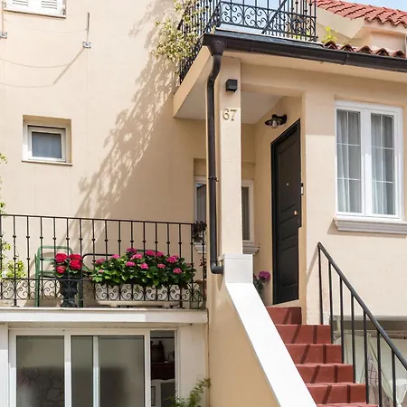 Eclectic Duplex With Sundeck Terrace Appartement Split