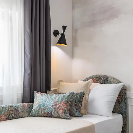Appartement Eclectic Duplex With Sundeck Terrace