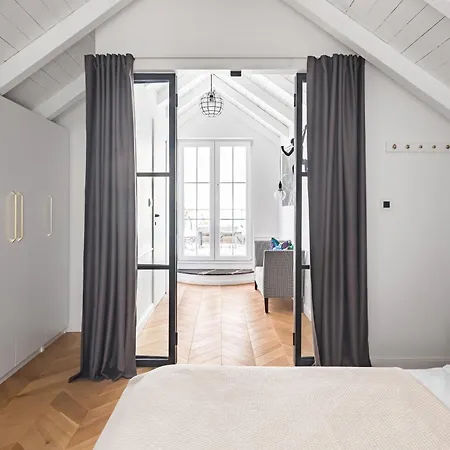 Appartement Eclectic Duplex With Sundeck Terrace Split